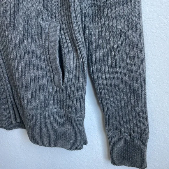 H & M Sweater - Picture 9 of 14